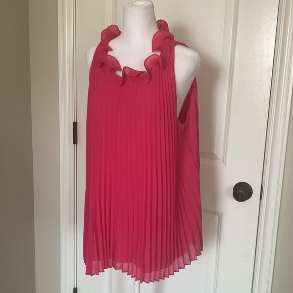 Trina Turk large blouse pink sleeveless - Picture 6 of 10